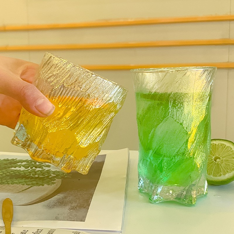 Кубок ледяного кристаллического сока